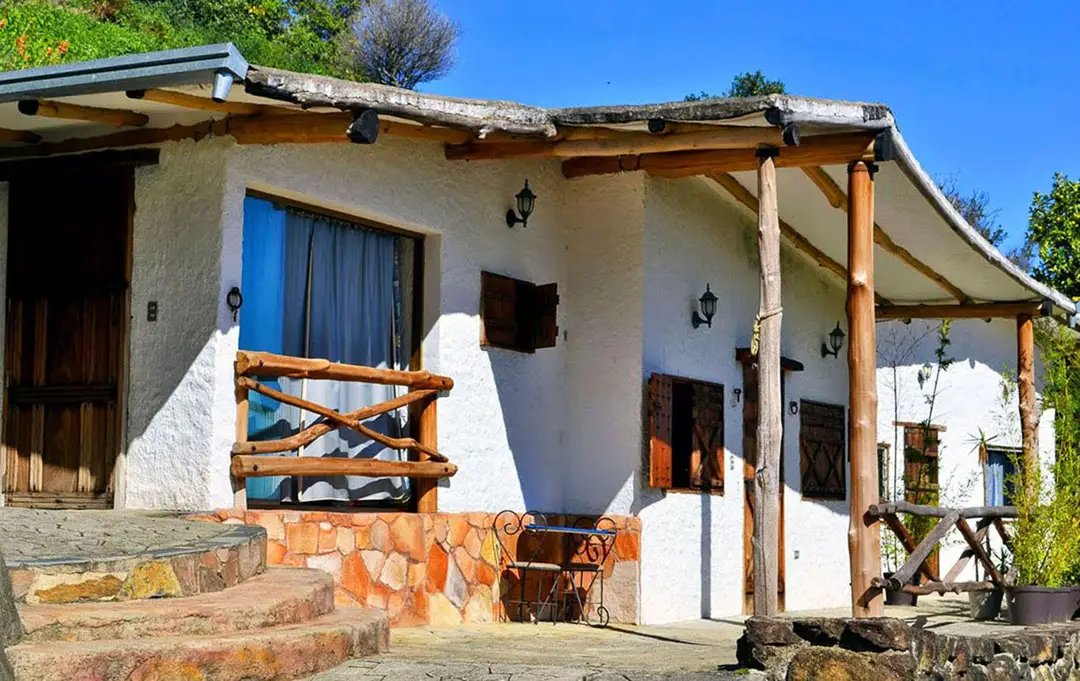 Cabaña Tertulia con dos habitaciones y áreas externas con vista al Caribe en Galipán