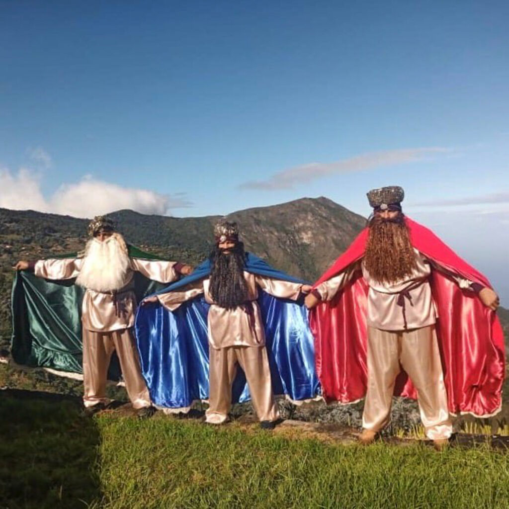 Fiesta patronal en Galipán con procesión, música y flores